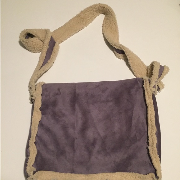 Handmade faux suede and Sherpa messenger bag - Picture 5 of 6
